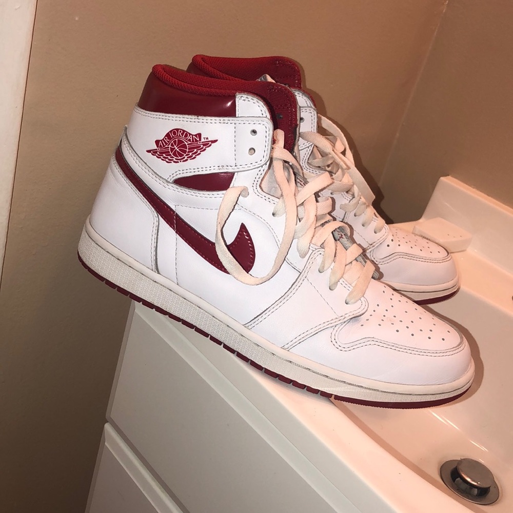 Jordan 1 metallic red 2017